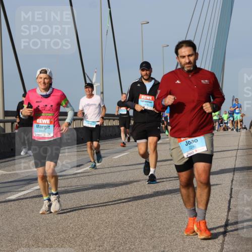 03.10.2026 - Köhlbrandbrückenlauf Strokosch-Dieckow http://msf.ph/oto/10606975 03.10.2026 09:45:35 Position 2 1996, 4, 2240 meine-sportfotos.de