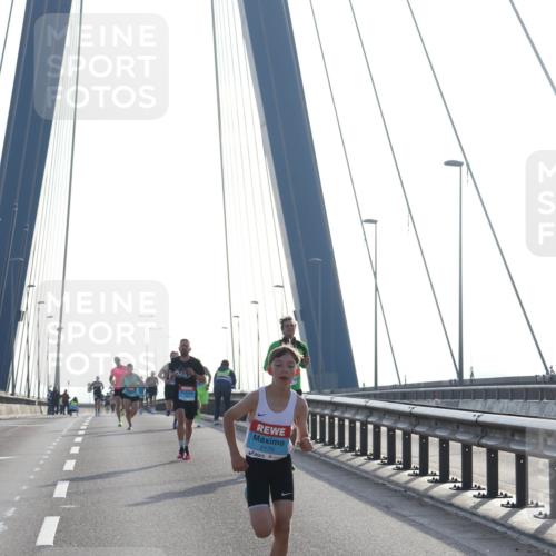 03.10.2026 - Köhlbrandbrückenlauf Tim E. http://msf.ph/oto/10606997 03.10.2026 09:19:18 Position 1 2170 meine-sportfotos.de