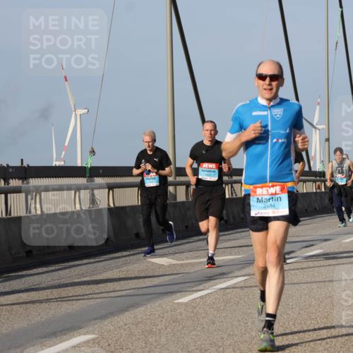 03.10.2026 - Köhlbrandbrückenlauf Strokosch-Dieckow http://msf.ph/oto/10607006 03.10.2026 09:45:40 Position 2 2623, 2484 meine-sportfotos.de