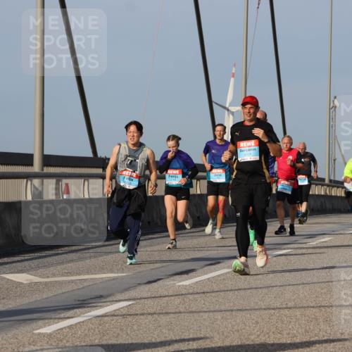 03.10.2026 - Köhlbrandbrückenlauf Strokosch-Dieckow http://msf.ph/oto/10607034 03.10.2026 09:45:43 Position 2 2253, 2409 meine-sportfotos.de