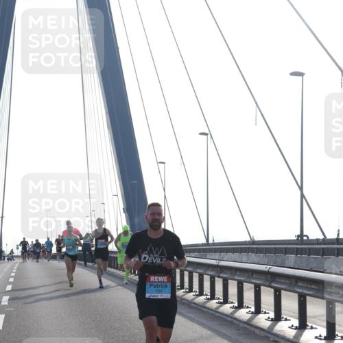 03.10.2026 - Köhlbrandbrückenlauf Tim E. http://msf.ph/oto/10607046 03.10.2026 09:19:24 Position 1 6, 66, 1091 meine-sportfotos.de