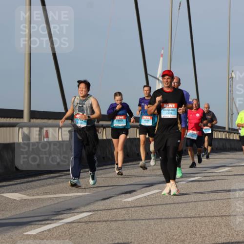 03.10.2026 - Köhlbrandbrückenlauf Strokosch-Dieckow http://msf.ph/oto/10607054 03.10.2026 09:45:43 Position 2 1184, 2409 meine-sportfotos.de