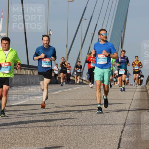03.10.2026 - Köhlbrandbrückenlauf Strokosch-Dieckow http://msf.ph/oto/10607066 03.10.2026 09:45:47 Position 2 1587, 2604, 2489 meine-sportfotos.de