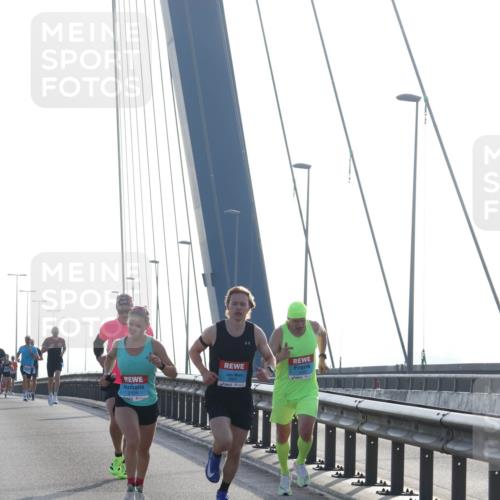 03.10.2026 - Köhlbrandbrückenlauf Tim E. http://msf.ph/oto/10607068 03.10.2026 09:19:26 Position 1 2124 meine-sportfotos.de