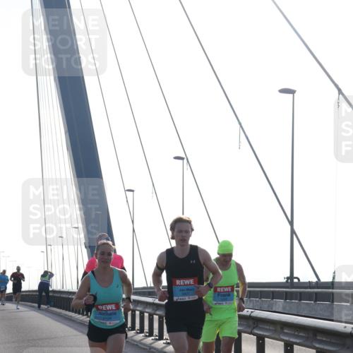 03.10.2026 - Köhlbrandbrückenlauf Tim E. http://msf.ph/oto/10607099 03.10.2026 09:19:28 Position 1 2124, 3801 meine-sportfotos.de