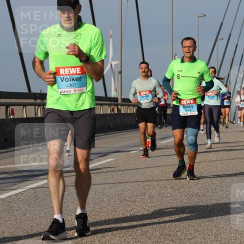 03.10.2026 - Köhlbrandbrückenlauf Strokosch-Dieckow http://msf.ph/oto/10607157 03.10.2026 09:46:01 Position 2 3367, 2074 meine-sportfotos.de