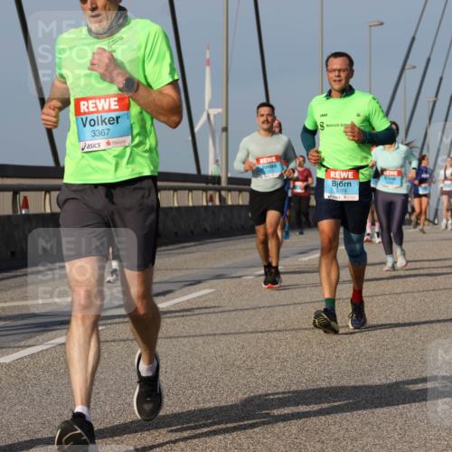 03.10.2026 - Köhlbrandbrückenlauf Strokosch-Dieckow http://msf.ph/oto/10607168 03.10.2026 09:46:01 Position 2 3367, 2074 meine-sportfotos.de