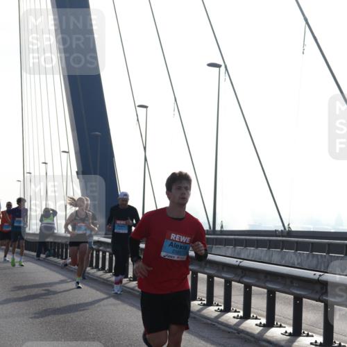 03.10.2026 - Köhlbrandbrückenlauf Tim E. http://msf.ph/oto/10607188 03.10.2026 09:19:46 Position 1 2181 meine-sportfotos.de
