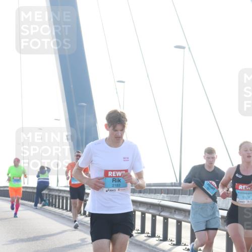03.10.2026 - Köhlbrandbrückenlauf Tim E. http://msf.ph/oto/10607220 03.10.2026 09:19:51 Position 1 94, 2183, 1507 meine-sportfotos.de