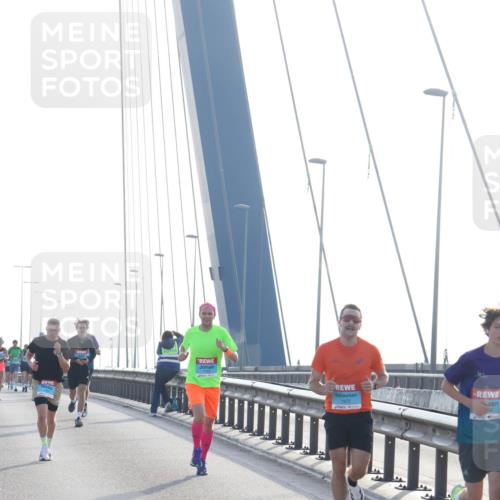 03.10.2026 - Köhlbrandbrückenlauf Tim E. http://msf.ph/oto/10607238 03.10.2026 09:19:54 Position 1 1972 meine-sportfotos.de