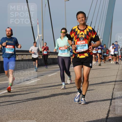 03.10.2026 - Köhlbrandbrückenlauf Strokosch-Dieckow http://msf.ph/oto/10607248 03.10.2026 09:46:04 Position 2 2973, 1473, 2290, 2209 meine-sportfotos.de