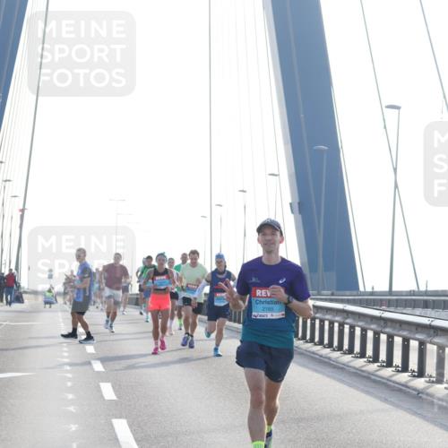 03.10.2026 - Köhlbrandbrückenlauf Tim E. http://msf.ph/oto/10607300 03.10.2026 09:20:02 Position 1 2165 meine-sportfotos.de