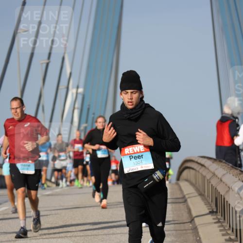 03.10.2026 - Köhlbrandbrückenlauf Strokosch-Dieckow http://msf.ph/oto/10607342 03.10.2026 09:46:20 Position 2 1304 meine-sportfotos.de