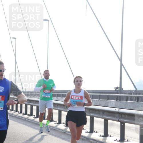 03.10.2026 - Köhlbrandbrückenlauf Tim E. http://msf.ph/oto/10607411 03.10.2026 09:20:12 Position 1 1760, 37 meine-sportfotos.de