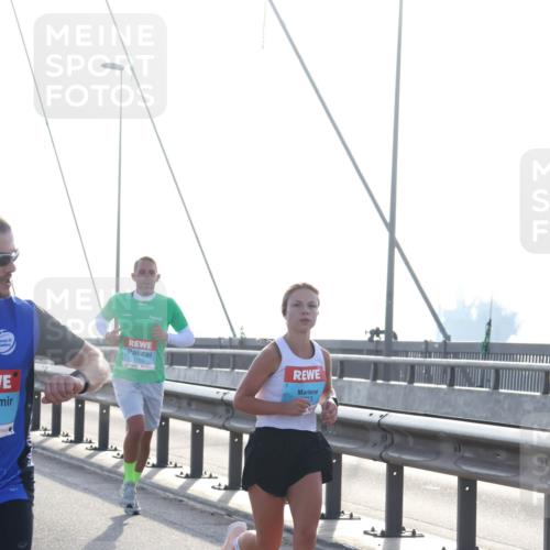 03.10.2026 - Köhlbrandbrückenlauf Tim E. http://msf.ph/oto/10607420 03.10.2026 09:20:12 Position 1 1760 meine-sportfotos.de