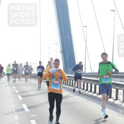 03.10.2026 - Köhlbrandbrückenlauf Tim E. http://msf.ph/oto/10607444 03.10.2026 09:20:14 Position 1 2356, 2045 meine-sportfotos.de
