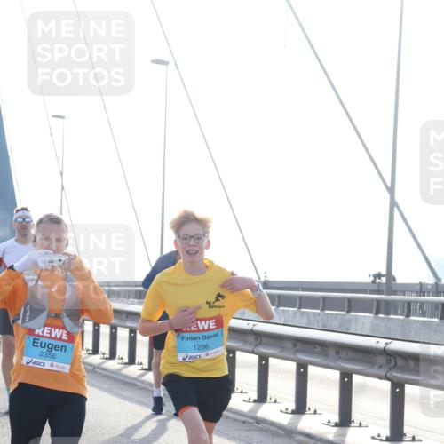 03.10.2026 - Köhlbrandbrückenlauf Tim E. http://msf.ph/oto/10607489 03.10.2026 09:20:17 Position 1 2356, 1296 meine-sportfotos.de