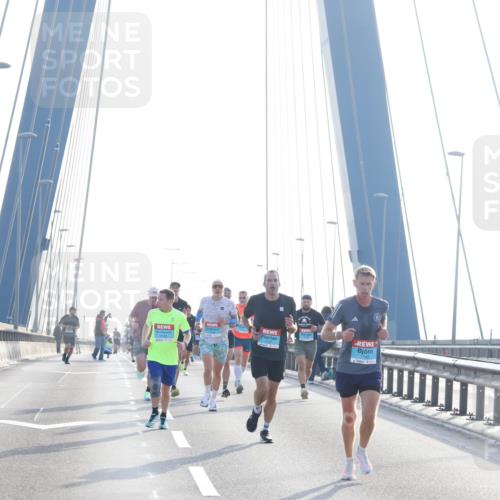 03.10.2026 - Köhlbrandbrückenlauf Tim E. http://msf.ph/oto/10607539 03.10.2026 09:20:22 Position 1  meine-sportfotos.de