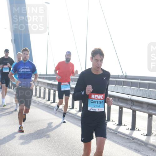03.10.2026 - Köhlbrandbrückenlauf Tim E. http://msf.ph/oto/10607686 03.10.2026 09:20:34 Position 1 2194 meine-sportfotos.de