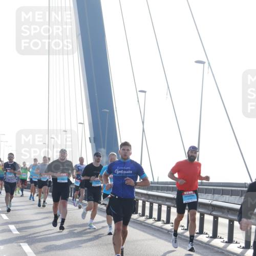 03.10.2026 - Köhlbrandbrückenlauf Tim E. http://msf.ph/oto/10607689 03.10.2026 09:20:34 Position 1 2155 meine-sportfotos.de