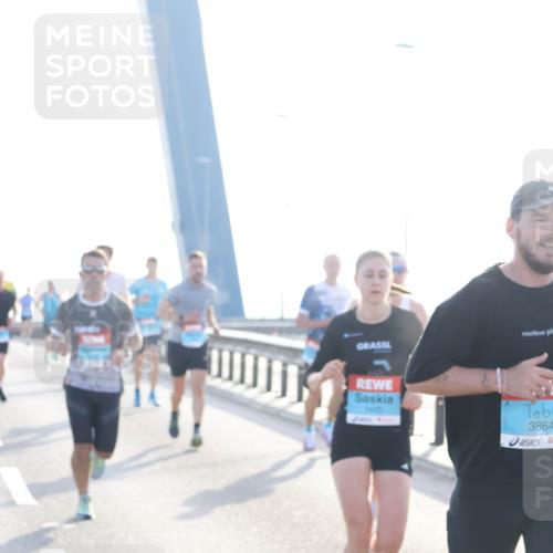 03.10.2026 - Köhlbrandbrückenlauf Tim E. http://msf.ph/oto/10607734 03.10.2026 09:20:39 Position 1 1425, 3864 meine-sportfotos.de