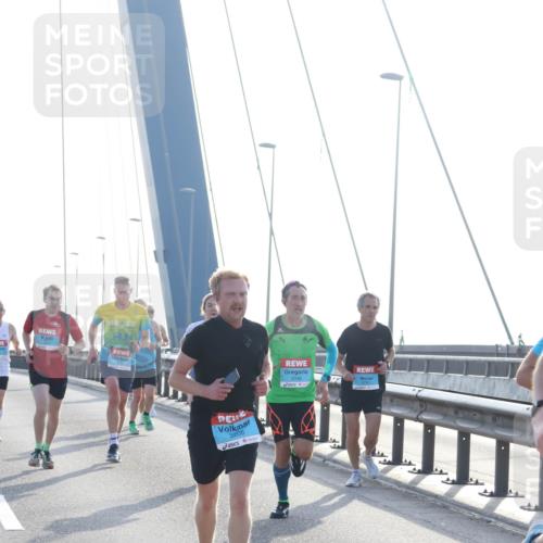 03.10.2026 - Köhlbrandbrückenlauf Tim E. http://msf.ph/oto/10607787 03.10.2026 09:20:45 Position 1 2208 meine-sportfotos.de