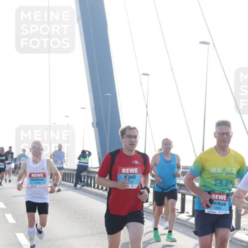 03.10.2026 - Köhlbrandbrückenlauf Tim E. http://msf.ph/oto/10607831 03.10.2026 09:20:48 Position 1 2195, 41, 1803 meine-sportfotos.de