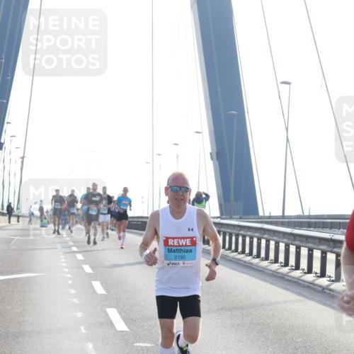 03.10.2026 - Köhlbrandbrückenlauf Tim E. http://msf.ph/oto/10607858 03.10.2026 09:20:49 Position 1 2195 meine-sportfotos.de