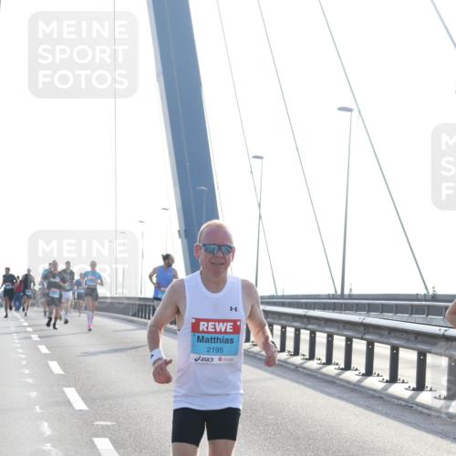 03.10.2026 - Köhlbrandbrückenlauf Tim E. http://msf.ph/oto/10607864 03.10.2026 09:20:50 Position 1 2195 meine-sportfotos.de