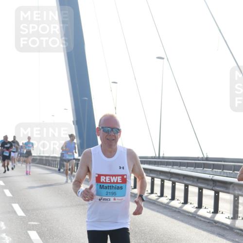 03.10.2026 - Köhlbrandbrückenlauf Tim E. http://msf.ph/oto/10607871 03.10.2026 09:20:51 Position 1 2195 meine-sportfotos.de