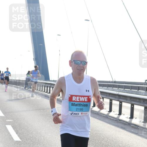 03.10.2026 - Köhlbrandbrückenlauf Tim E. http://msf.ph/oto/10607873 03.10.2026 09:20:51 Position 1 2195 meine-sportfotos.de