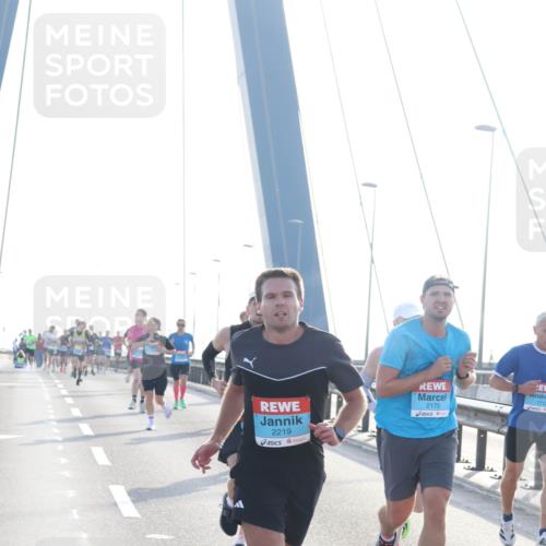 03.10.2026 - Köhlbrandbrückenlauf Tim E. http://msf.ph/oto/10607987 03.10.2026 09:21:04 Position 1 2219, 2175, 1712 meine-sportfotos.de