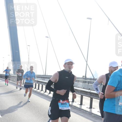 03.10.2026 - Köhlbrandbrückenlauf Tim E. http://msf.ph/oto/10608009 03.10.2026 09:21:06 Position 1 2126 meine-sportfotos.de