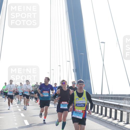03.10.2026 - Köhlbrandbrückenlauf Tim E. http://msf.ph/oto/10608118 03.10.2026 09:21:16 Position 1 2246, 1342 meine-sportfotos.de