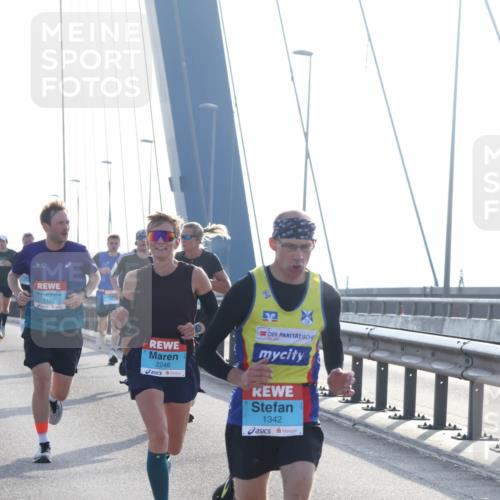 03.10.2026 - Köhlbrandbrückenlauf Tim E. http://msf.ph/oto/10608121 03.10.2026 09:21:17 Position 1 1129, 2246, 1342, 3 meine-sportfotos.de