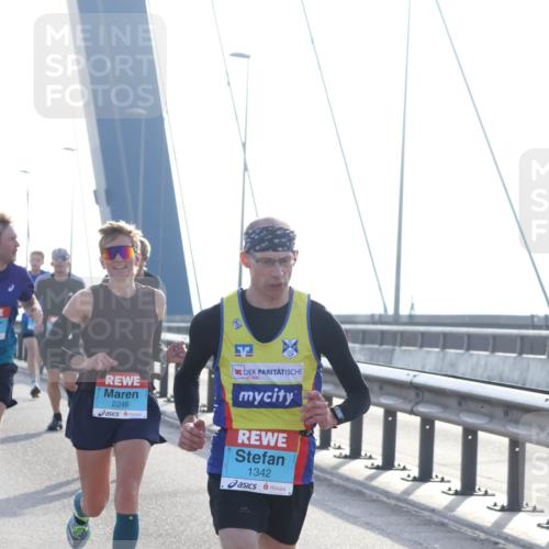 03.10.2026 - Köhlbrandbrückenlauf Tim E. http://msf.ph/oto/10608129 03.10.2026 09:21:17 Position 1 2246, 1342 meine-sportfotos.de