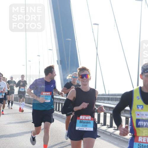 03.10.2026 - Köhlbrandbrückenlauf Tim E. http://msf.ph/oto/10608141 03.10.2026 09:21:18 Position 1 129, 2246, 134 meine-sportfotos.de