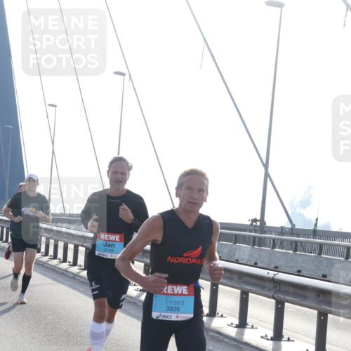 03.10.2026 - Köhlbrandbrückenlauf Tim E. http://msf.ph/oto/10608295 03.10.2026 09:21:27 Position 1 2188, 3836 meine-sportfotos.de