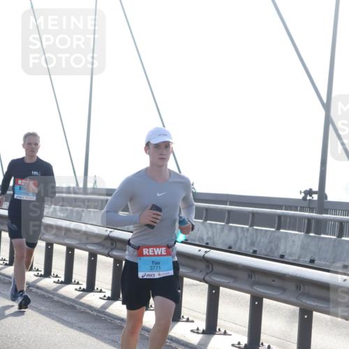 03.10.2026 - Köhlbrandbrückenlauf Tim E. http://msf.ph/oto/10608480 03.10.2026 09:21:42 Position 1 1644, 3771 meine-sportfotos.de