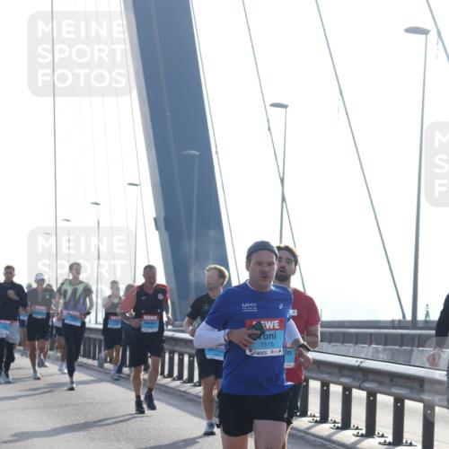 03.10.2026 - Köhlbrandbrückenlauf Tim E. http://msf.ph/oto/10608509 03.10.2026 09:21:43 Position 1 1515, 42, 19, 26, 2 meine-sportfotos.de