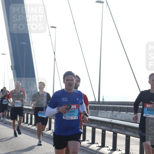 03.10.2026 - Köhlbrandbrückenlauf Tim E. http://msf.ph/oto/10608525 03.10.2026 09:21:44 Position 1 1515, 1644, 42, 195, 26, 2 meine-sportfotos.de