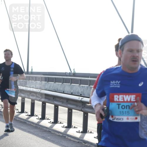 03.10.2026 - Köhlbrandbrückenlauf Tim E. http://msf.ph/oto/10608537 03.10.2026 09:21:46 Position 1 1264, 1515 meine-sportfotos.de