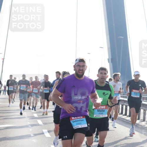 03.10.2026 - Köhlbrandbrückenlauf Tim E. http://msf.ph/oto/10608580 03.10.2026 09:21:49 Position 1 10, 2303, 2048 meine-sportfotos.de