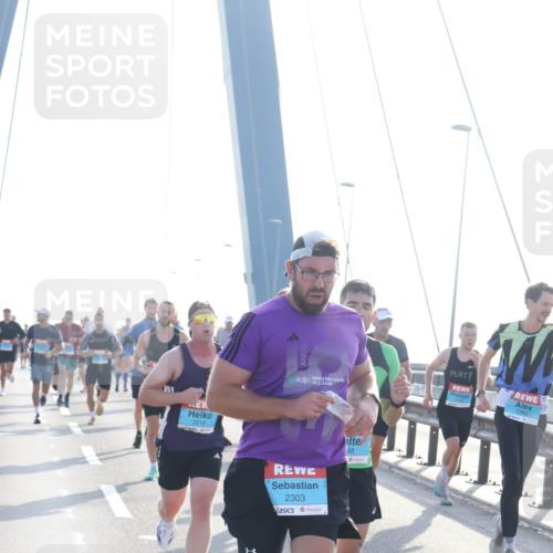 03.10.2026 - Köhlbrandbrückenlauf Tim E. http://msf.ph/oto/10608602 03.10.2026 09:21:51 Position 1 2216, 2303, 48, 2352 meine-sportfotos.de