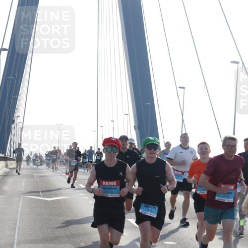 03.10.2026 - Köhlbrandbrückenlauf Tim E. http://msf.ph/oto/10608658 03.10.2026 09:21:58 Position 1 1114, 1115, 195, 122, 1216 meine-sportfotos.de