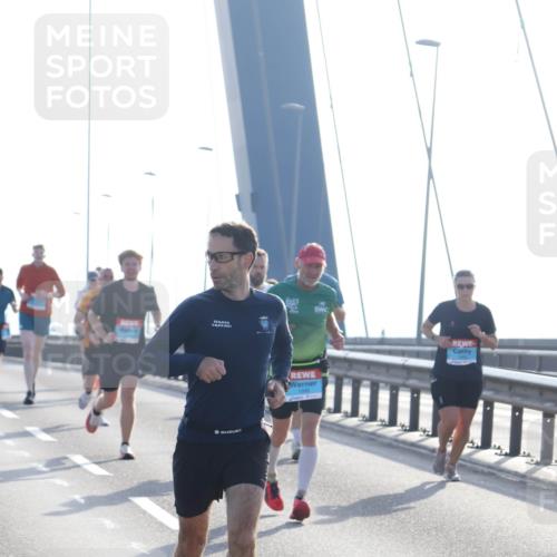 03.10.2026 - Köhlbrandbrückenlauf Tim E. http://msf.ph/oto/10608792 03.10.2026 09:22:08 Position 1  meine-sportfotos.de