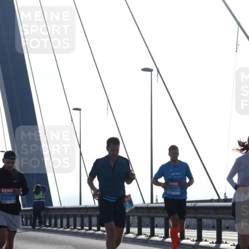03.10.2026 - Köhlbrandbrückenlauf Tim E. http://msf.ph/oto/10608849 03.10.2026 09:22:18 Position 1 2099 meine-sportfotos.de