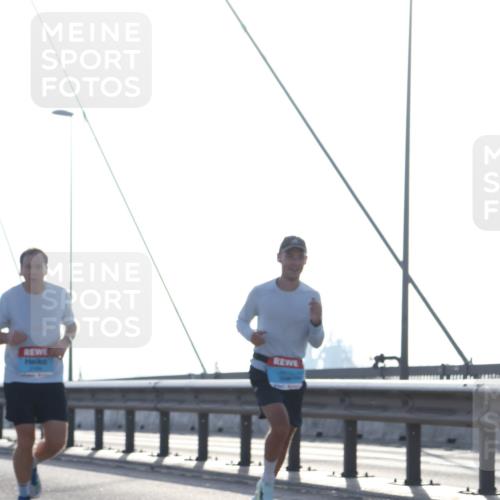 03.10.2026 - Köhlbrandbrückenlauf Tim E. http://msf.ph/oto/10608936 03.10.2026 09:22:28 Position 1  meine-sportfotos.de