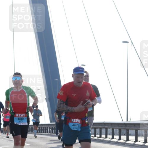 03.10.2026 - Köhlbrandbrückenlauf Tim E. http://msf.ph/oto/10608951 03.10.2026 09:22:30 Position 1 50, 1479, 2340 meine-sportfotos.de