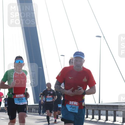 03.10.2026 - Köhlbrandbrückenlauf Tim E. http://msf.ph/oto/10608953 03.10.2026 09:22:30 Position 1 1479, 2340 meine-sportfotos.de